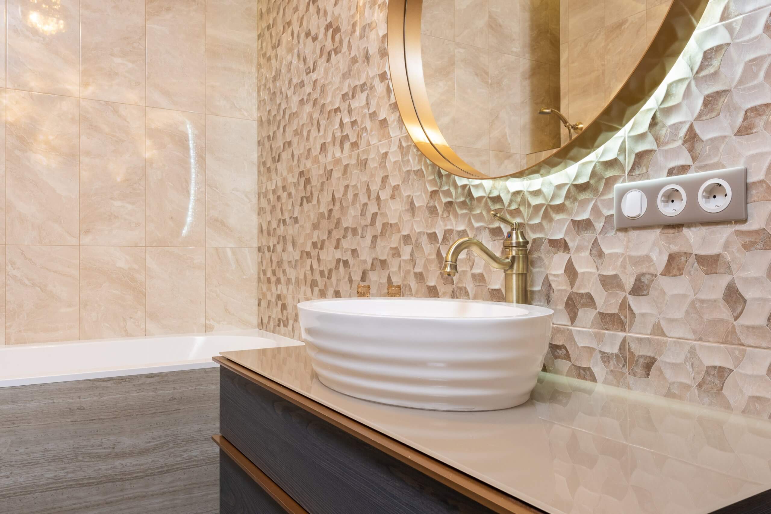 Bathroom textured tiles