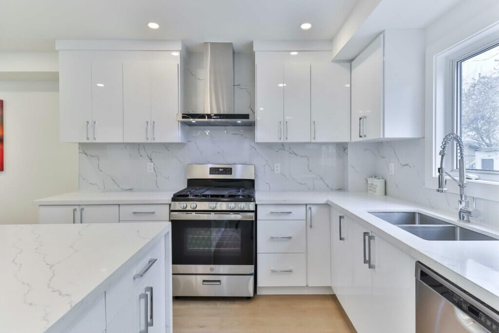 Glamorous Retreat white kitchen design