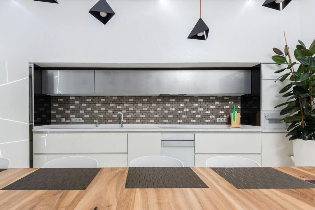 Modern kitchen with eye-catching backsplash and bold patterns 