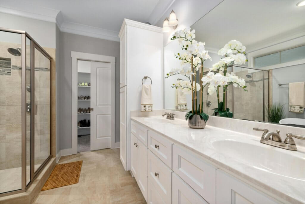 white elegant bathroom with marble countertops