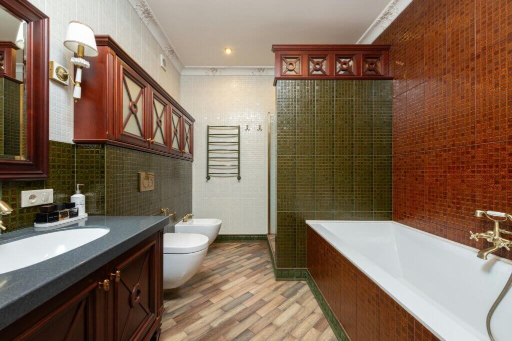 Vintage bathroom color scheme