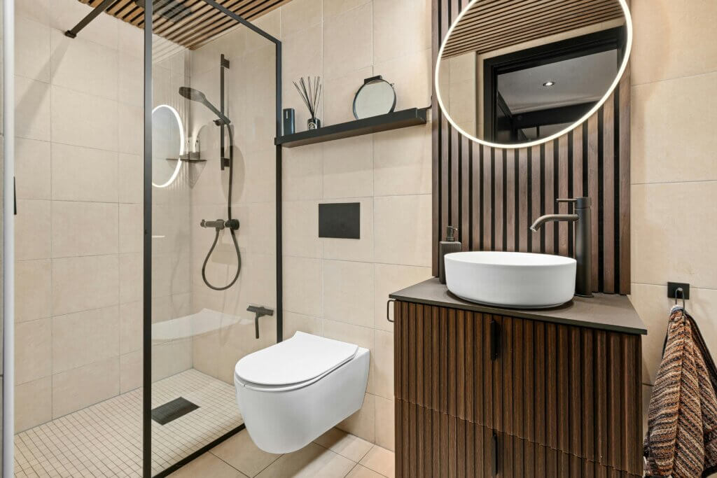 Considerations for Small Bathrooms 